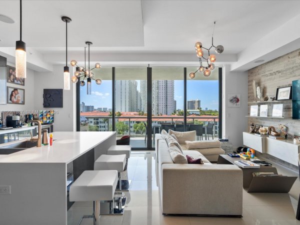 3250 NE 188th St #505 Aventura, FL 33180