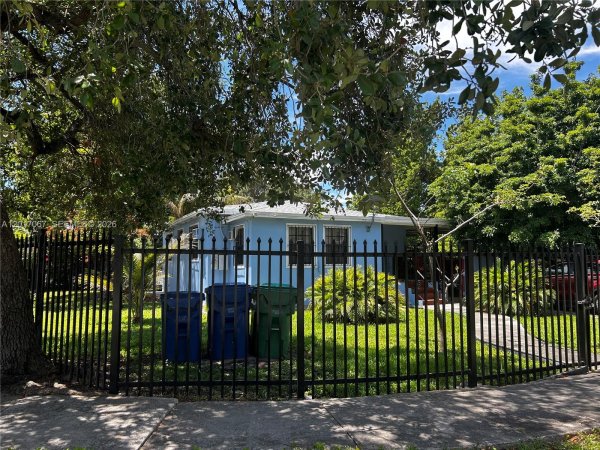 Undisclosed Address Miami, FL 33142