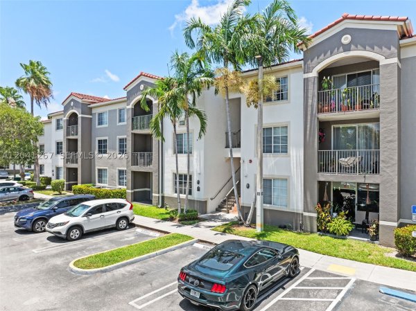 6861 SW 44th St #202 Miami, FL 33155