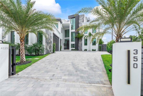 350 Circle Dr Pompano Beach, FL 33062