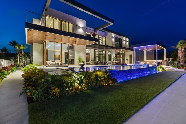 2600 NE 24th Lighthouse Point, FL 33064