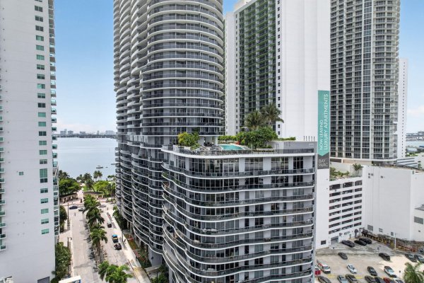 488 NE 18th #1515 Miami, FL 33132