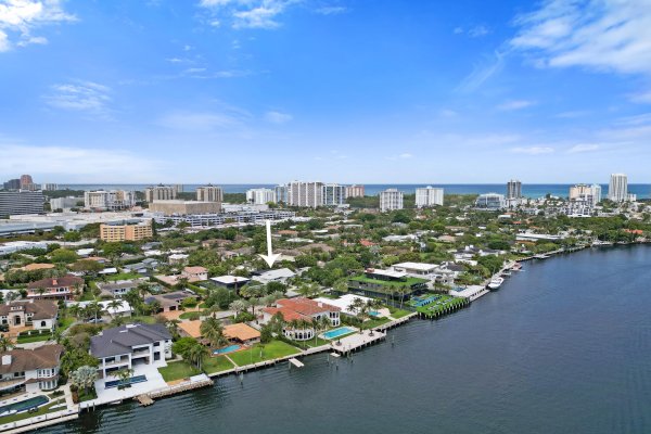 738 Middle Riv Dr Fort Lauderdale, FL 33304