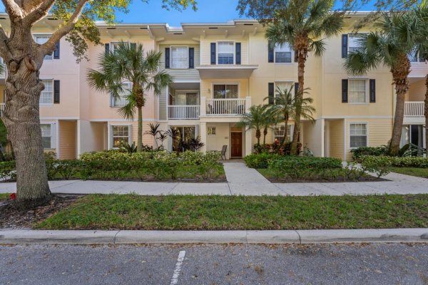 125 Galicia Way #102 Jupiter, FL 33458