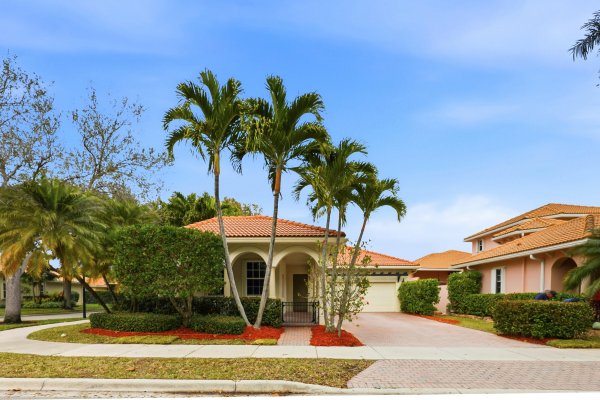 123 Via Santa Cruz Jupiter, FL 33458