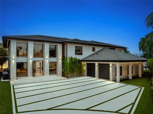 3209 NE 169th St North Miami Beach, FL 33160 3209 NE 169th St North Miami Beach, FL 33160