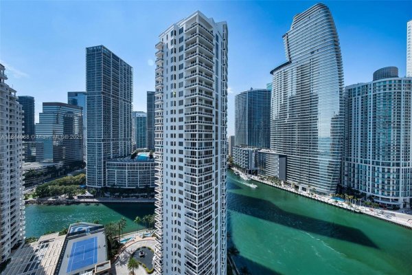 900 Brickell Key Blvd #2005 Miami, FL 33131