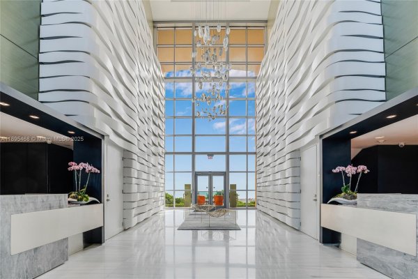 1455 Ocean Dr #1408 Miami Beach, FL 33139