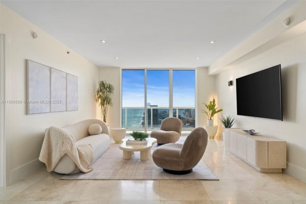 1830 S Ocean Dr #5103 Hallandale Beach, FL 33009