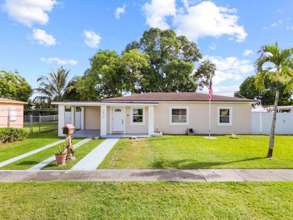 14761 Pierce St Miami, FL 33176