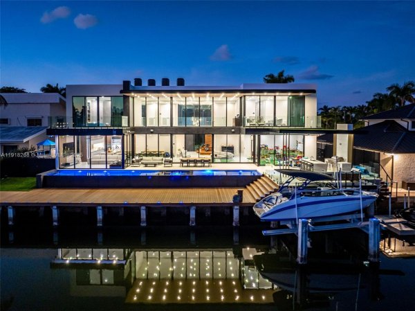 1102 Washington St Hollywood, FL 33019