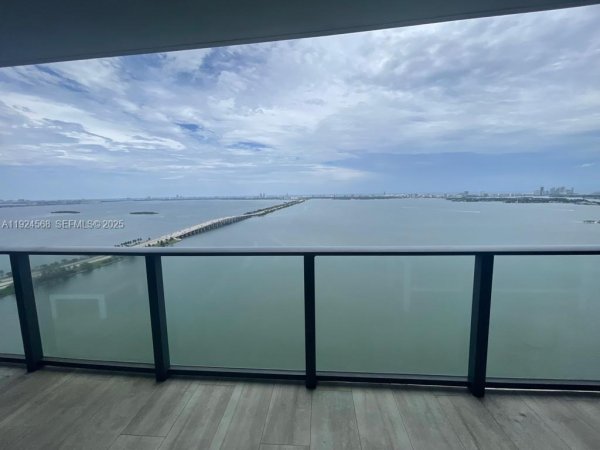 3131 NE 7th Ave #3802 Miami, FL 33137