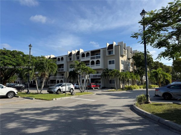 7703 Camino Real #A-307 Miami, FL 33143