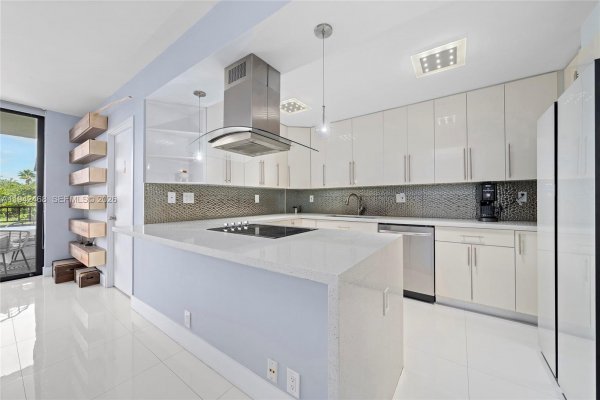 161 Crandon Blvd #419 Key Biscayne, FL 33149