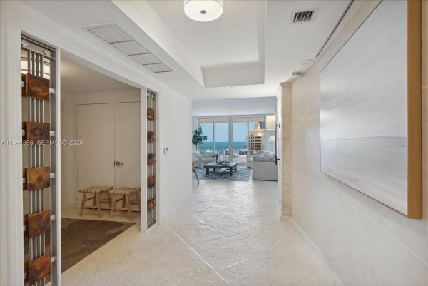 791 Crandon Blvd #1501 Key Biscayne, FL 33149