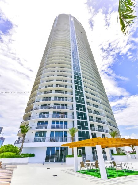 1750 N Bayshore Dr #1211 Miami, FL 33132