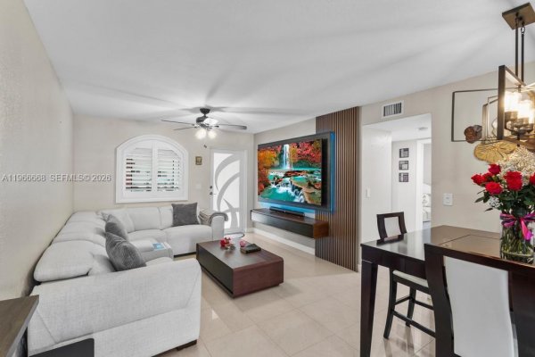 10951 W Okeechobee Rd #101 Hialeah Gardens, FL 33018