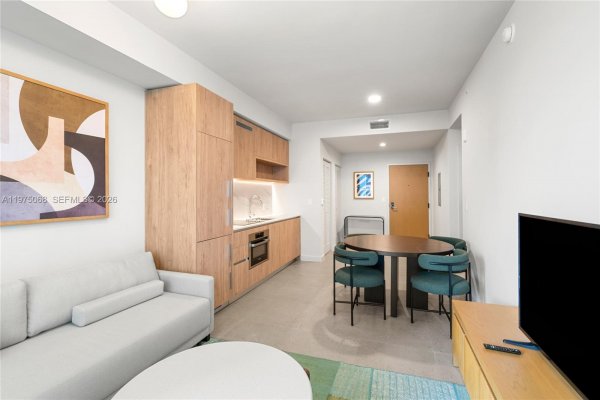 11 Ne 6th St #2104 Miami, FL 33132