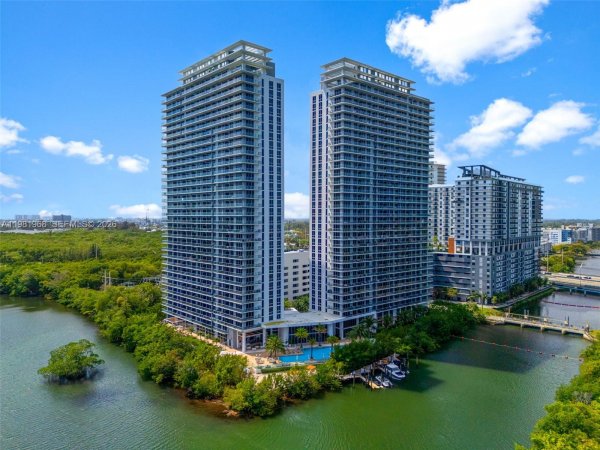 16385 Biscayne Blvd #3201 North Miami Beach, FL 33160