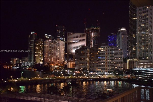701 Brickell Key Blvd #910 Miami, FL 33131
