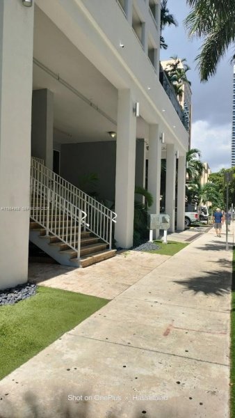 170 SE 14th St #2207 Miami, FL 33131