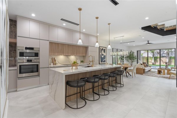 609 NE 8th Ave #B Fort Lauderdale, FL 33304