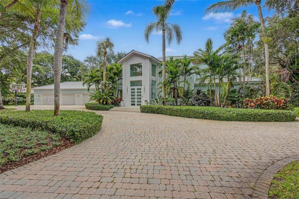 5790 SW 96th St Pinecrest, FL 33156