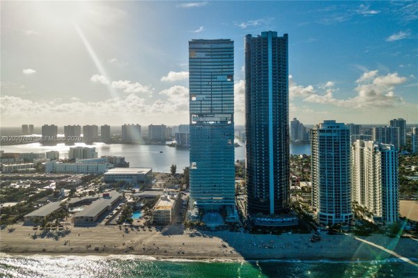 18501 E Collins #1503 Sunny Isles Beach, FL 33160