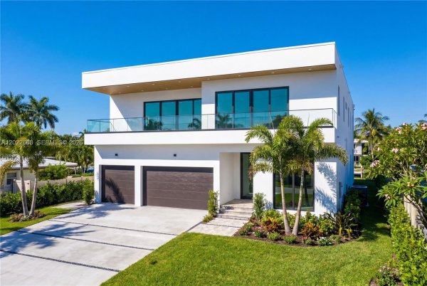 2508 NE 22nd Ter Fort Lauderdale, FL 33305