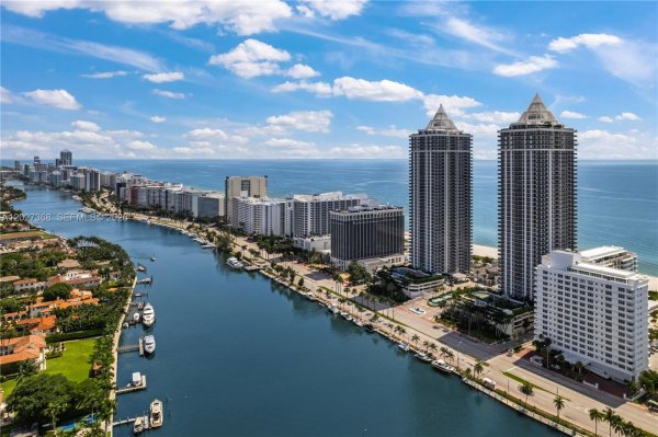 4779 Collins Ave #908 Miami Beach, FL 33140