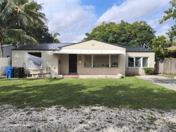 735 NE 17th Ter Fort Lauderdale, FL 33304