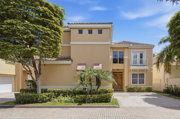 3722 NE 208th Ter Aventura, FL 33180