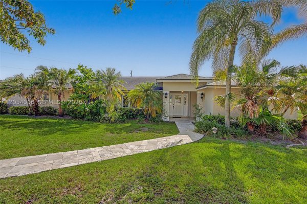 14975 SW 89th Ave Palmetto Bay, FL 33176