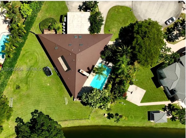 8925 SW 102nd Ter Miami, FL 33176