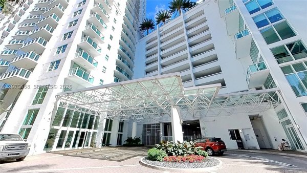 31 SE 5th St #4212 Miami, FL 33131
