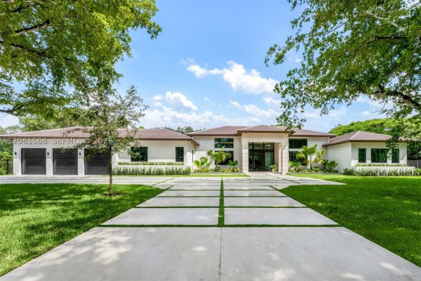 9475 SW 117th Ter Miami, FL 33176