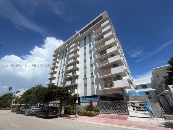 245 18th St #805 Miami Beach, FL 33139
