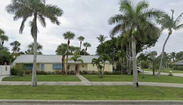 1906 S Ocean Fort Pierce, FL 34949