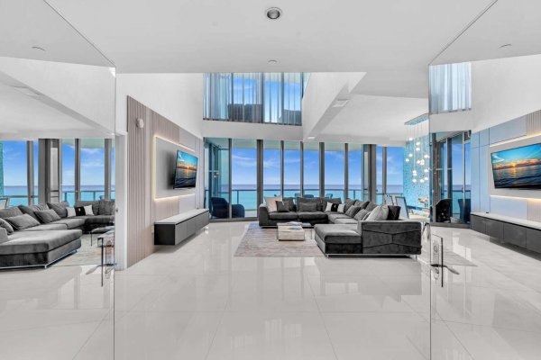 17121 Collins #4403 Sunny Isles Beach, FL 33160
