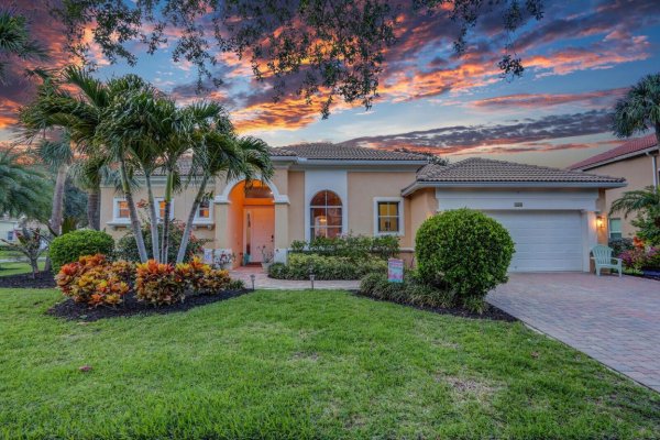 146 Magnolia Tequesta, FL 33469