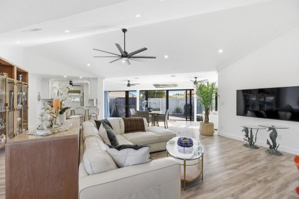 1127 E Seminole #24b Jupiter, FL 33477