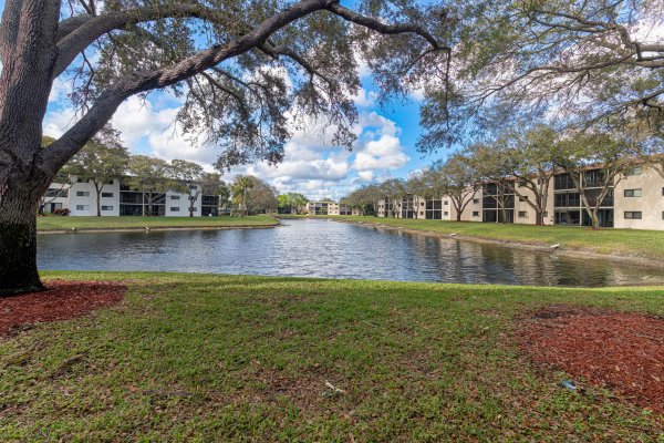 15456 Pembridge #111 Delray Beach, FL 33484