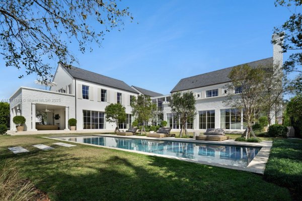 9330 Gallardo St Coral Gables, FL 33156