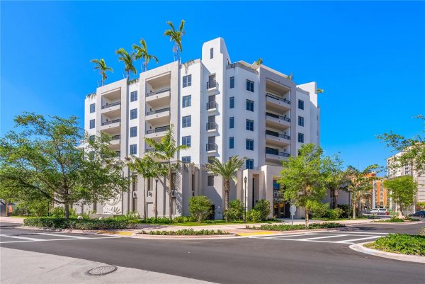 701 Valencia Ave #403 Coral Gables, FL 33134