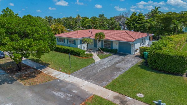 10420 SW 98th St Miami, FL 33176