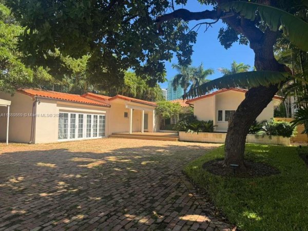 6015 Pine Tree Dr Miami Beach, FL 33140 6015 Pine Tree Dr Miami Beach, FL 33140