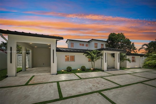 2001 SW 23rd Ave Fort Lauderdale, FL 33312