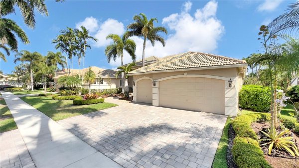 2530 Monterey Ct Weston, FL 33327