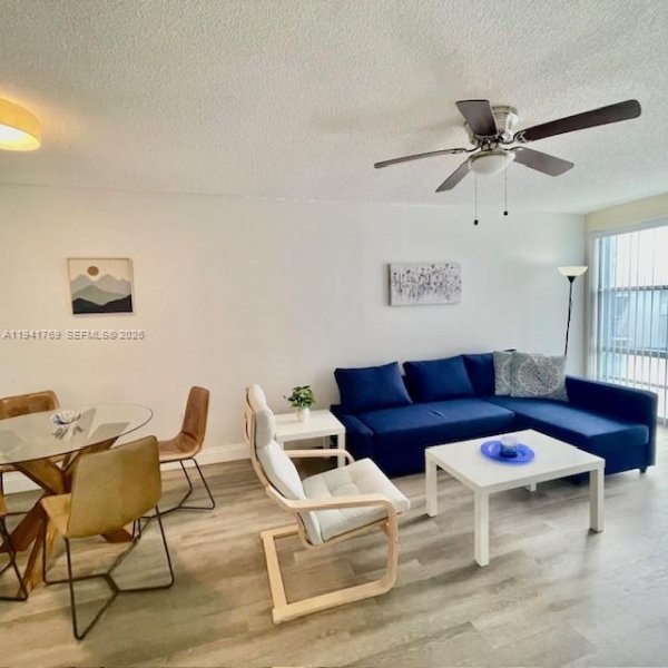 17620 Atlantic Blvd #417 Sunny Isles Beach, FL 33160