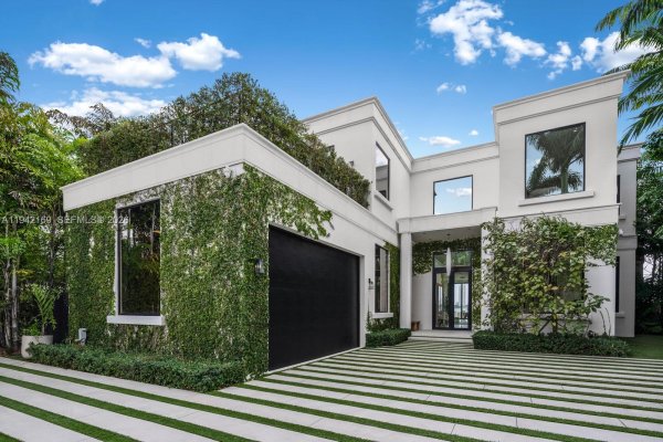 33 E Dilido Dr Miami Beach, FL 33139